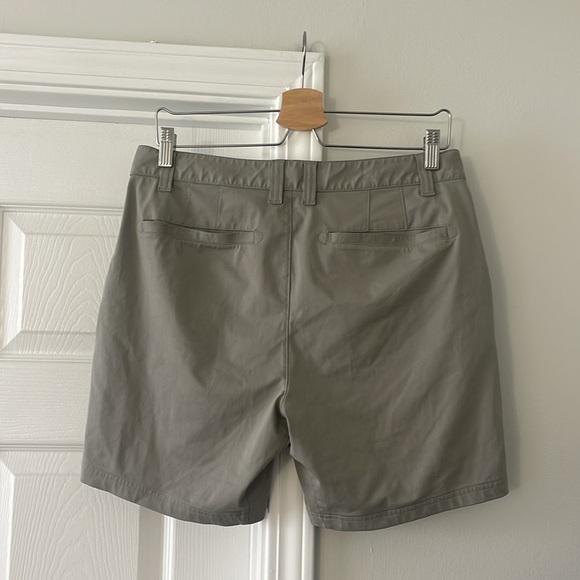 Rhone Commuter Short 7” - Picture 2 of 3